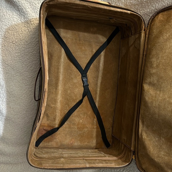Louis Vuitton carry on luxury item - Picture 6 of 14
